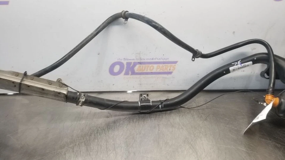 MERCEDES BENZ GLS550 X166 19 TUBO DE CUELLO DE LLENADO DE COMBUSTIBLE Foto 3 de 4