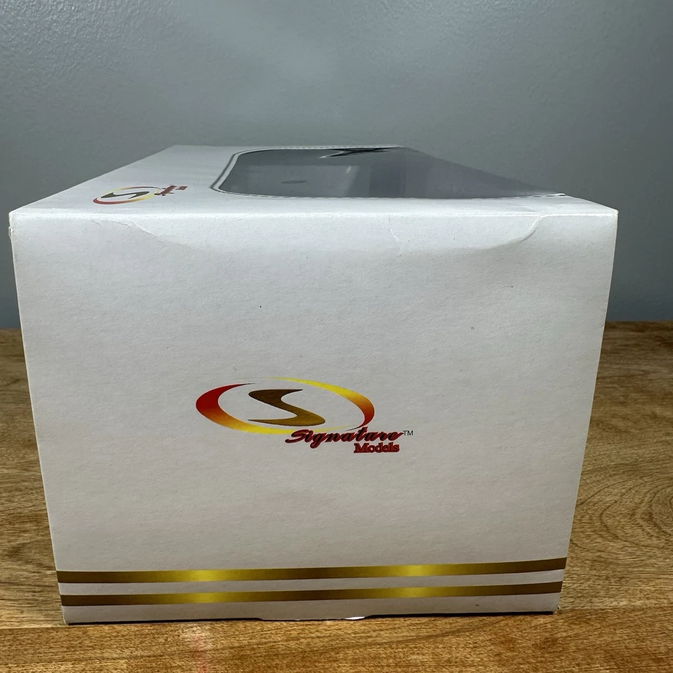 Signature Models Diecast 1/18 White 1938 Buick Century Convertible Coupe - Image 4 of 4