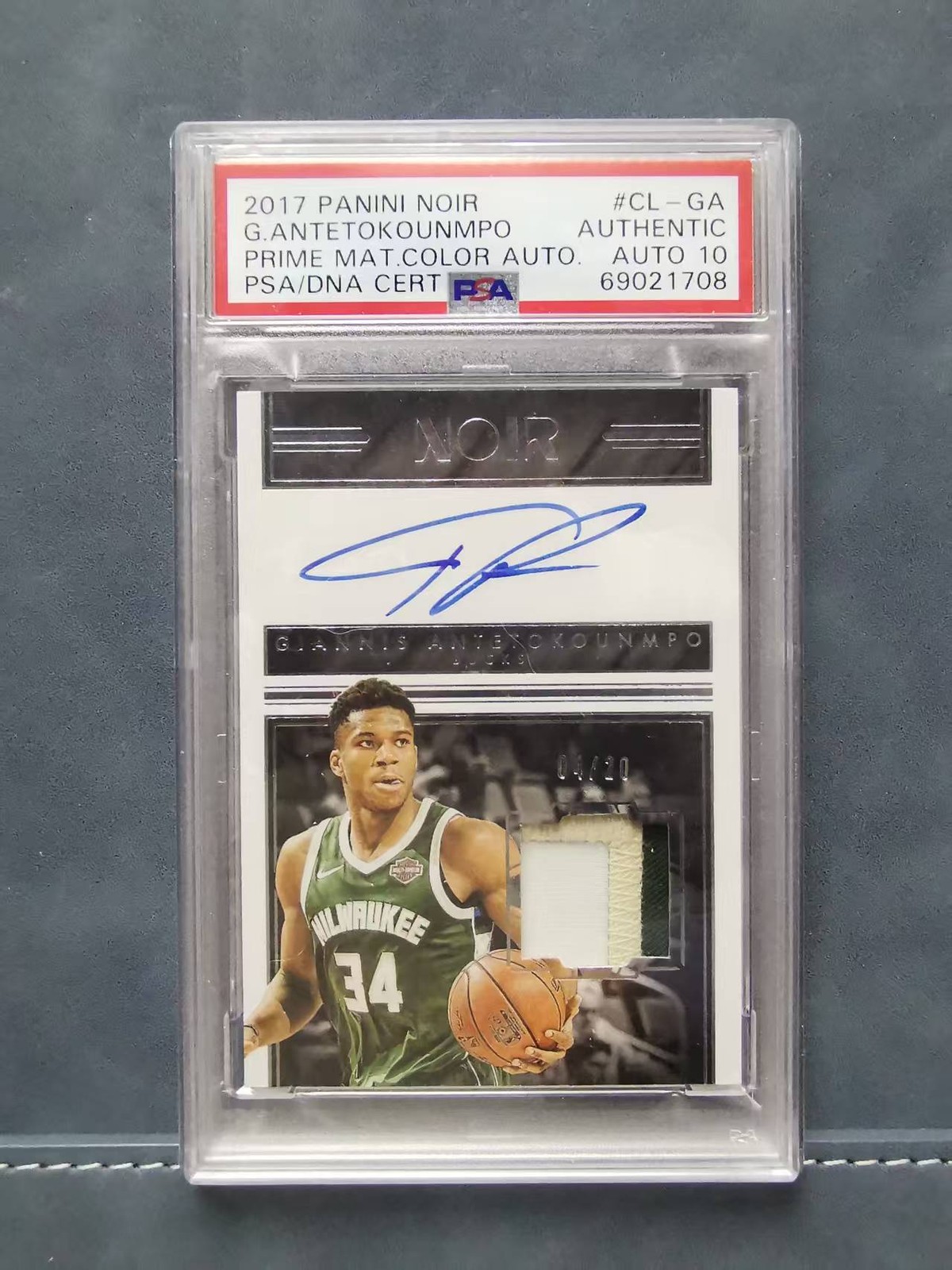 Giannis Antetokounmpo 2018 Noir Prime Materials Patch Auto /20 PSA/DNA Auto 10
