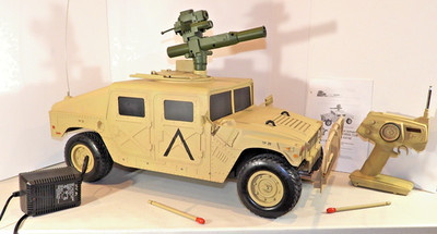 21ST CENTURY TOYS-ULTIMATE SOLDIER RC HUMVEE WITH TOW MISSILE-1:6