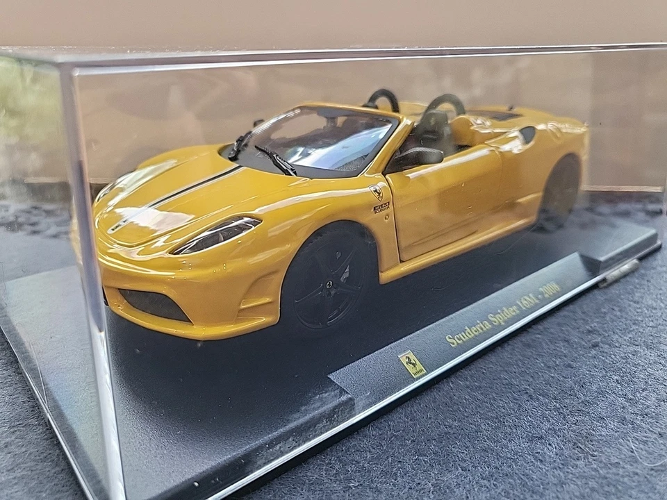 Scuderia Spider 16M 2008 Burago Echelle 1/24 - Photo 3/4
