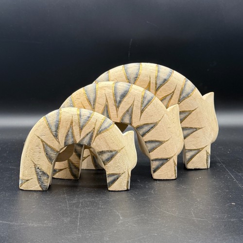 Vintage Hand Carved Wood Cat Sculpture Set of 3 Stylized Figurines Folk Art Deco - Picture 5 of 5