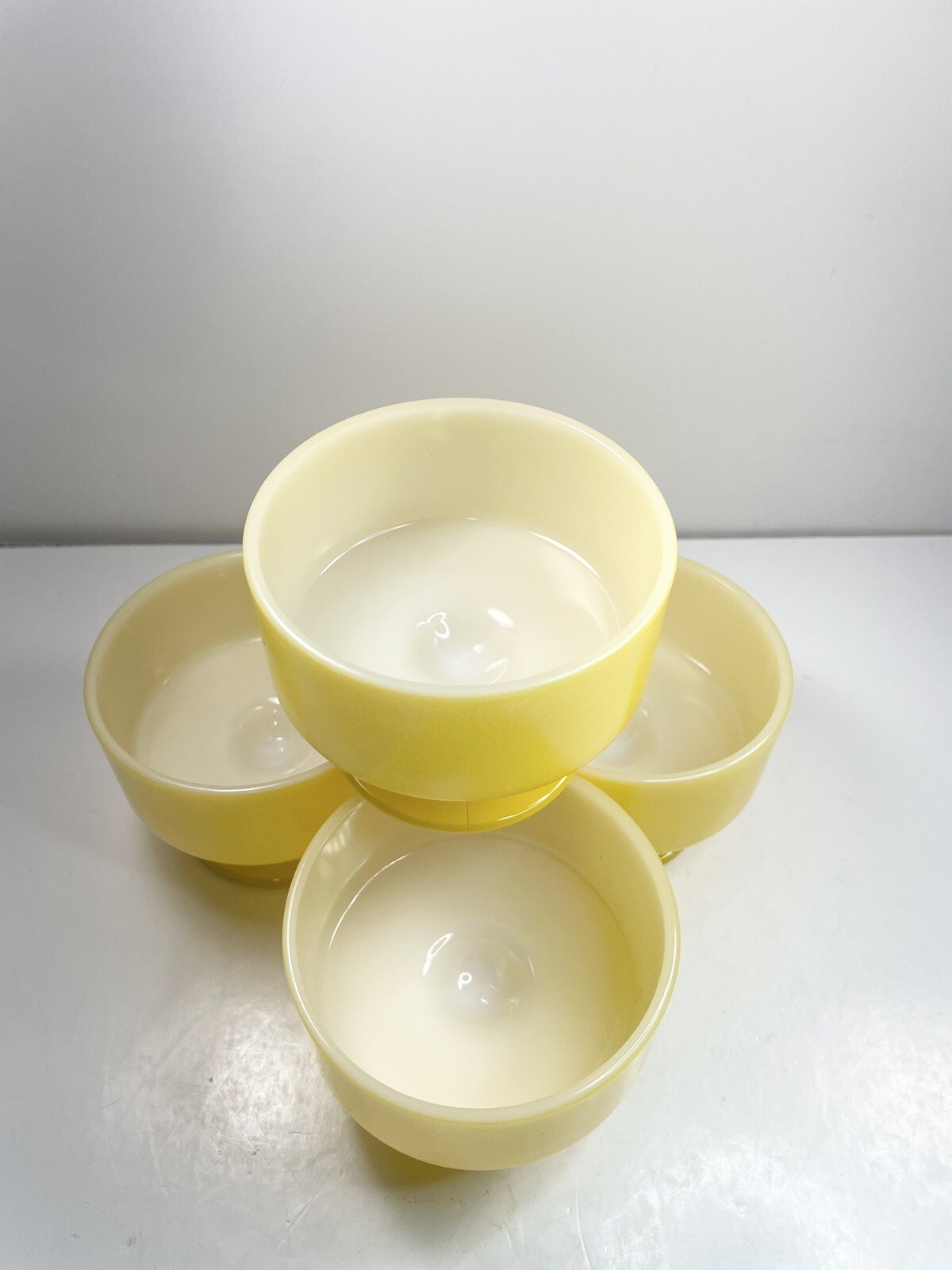 Vtg Federal Glass Set Of 4 Yellow Dessert Cups Ice Cream Bowls Retro