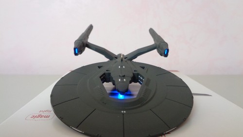 Star Trek USS Vengeance ornament 2014 Lights-up Into Darkness Movie - Picture 3 of 9