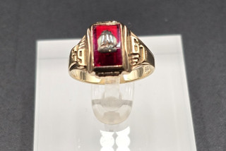 10k Gold Class Ring 4.2 grams