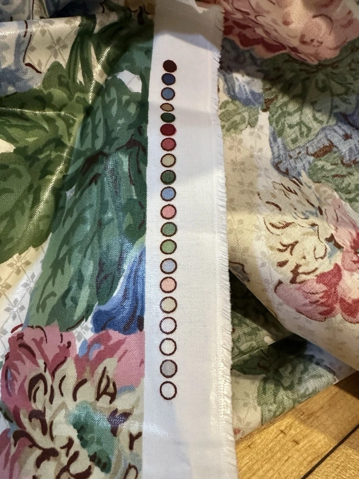 Tela RARA Floral Waverly Country House Sissinghurst Chintz 54" X 69" Foto 4 de 4