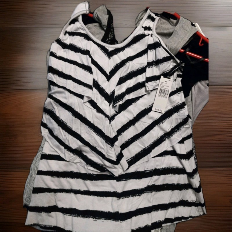 A. Byer Black/white Sleeveless Neck Chiffon Tank Top Camisole Medium MSRP $40