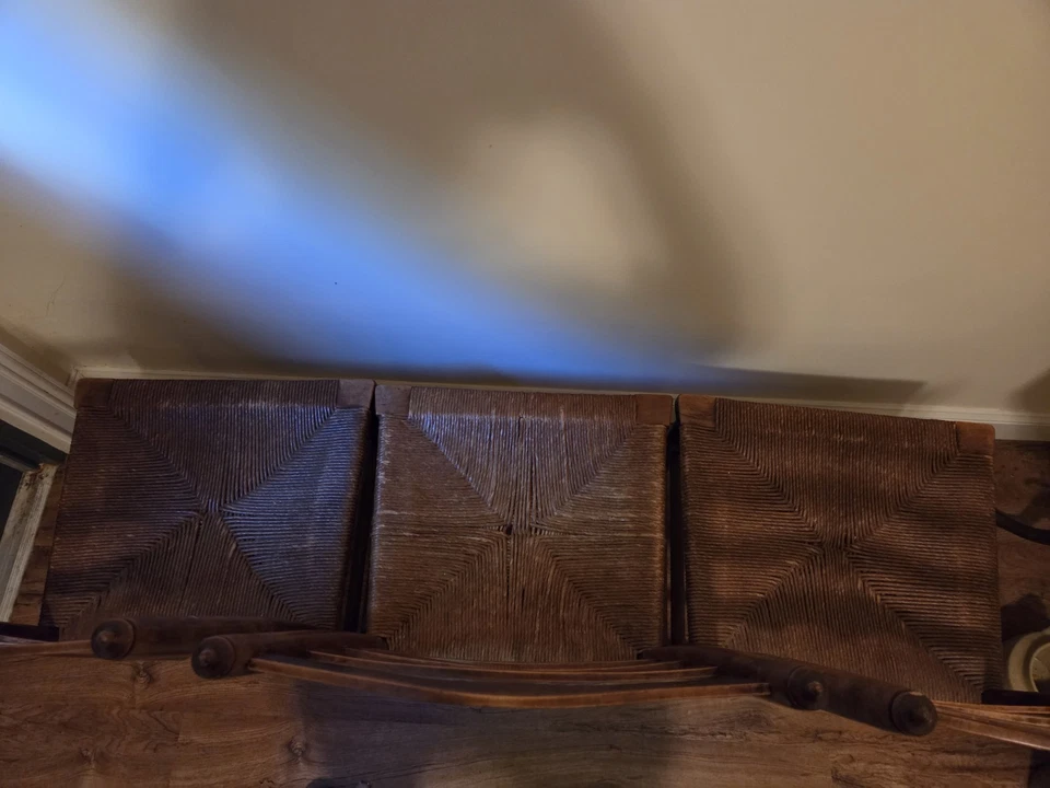 3 SILLAS ADHESIVAS CON RESPALDO DE ESCALERA HECHAS EN FAYETTEVILLE SIRACUSA EE. UU. Foto 3 de 4