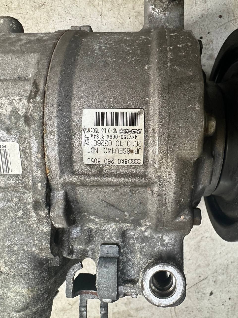 8K0 260 805J / AIR CONDITIONING COMPRESSOR /  FOR AUDI