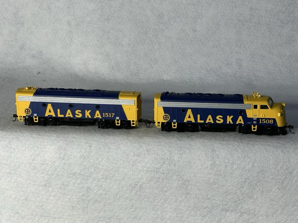 Nice Athearn RTR Alaska RR F-7A/B Engine Set HO (A Powered;B Dummy) - Image 2 of 4
