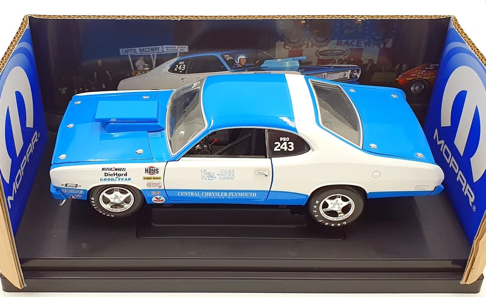 Ertl 1/18 Scale Diecast 29328P - 1972 Plymouth Duster Roy Hill - White/Blue - Image 4 of 4