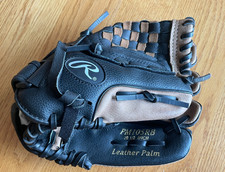 Rawlings PM105RB Playmaker Series 10.5" Youth Baseball Glove RHT Great Condition
