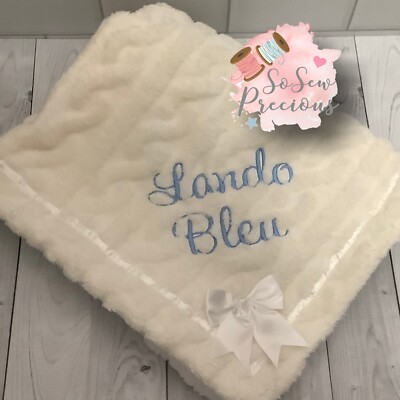 Personalisierte Babydecke, Delux Plüsch mit Schleife, bestickt, Farbwahl