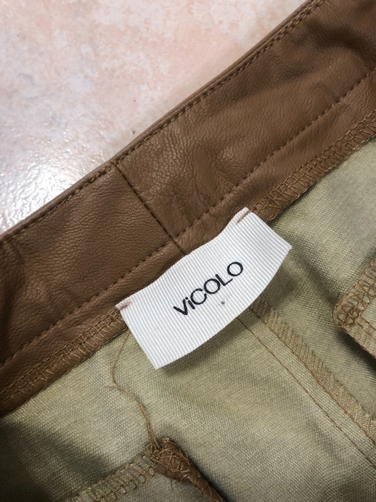 VICOLO beige hazelnut faux leather trousers size M image 7