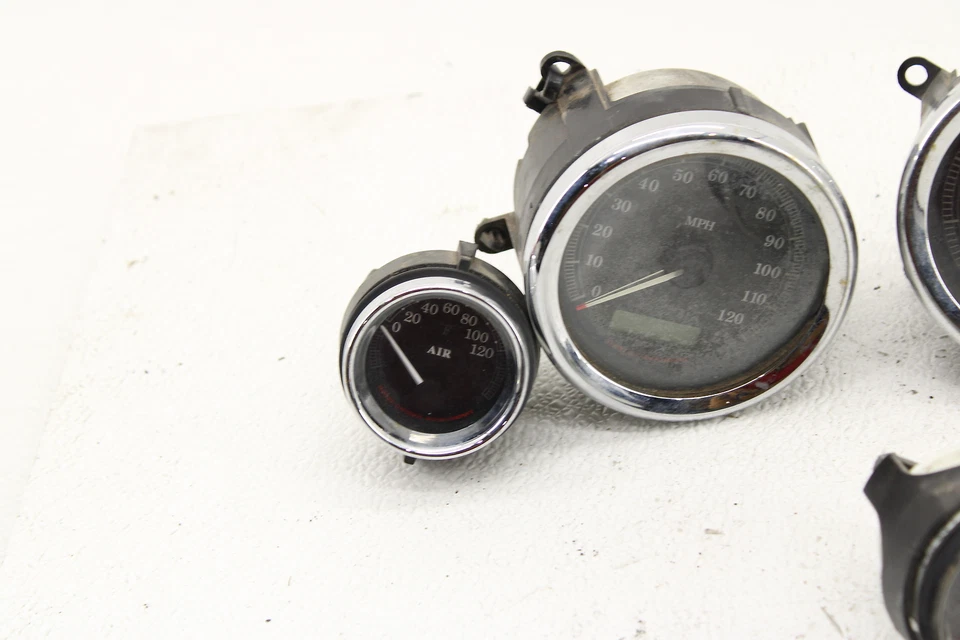 08-10 Harley Davidson Ultra Classic Flhtcu Speedometer Oil Voltgae Gauge Set - Image 2 of 4