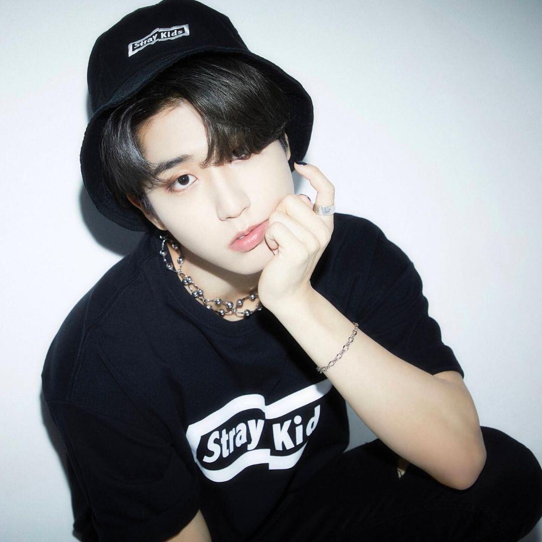 新品 StrayKids Tシャツ　ontact 2020 On:tact xl 新品 StrayKids Tシャツ ontact 2020 On:tact xl Stray Kids T