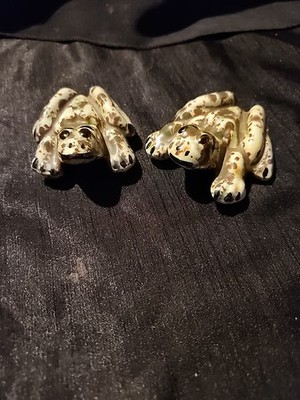 Set/2 Frogs One Male One Female Anatomically Correct