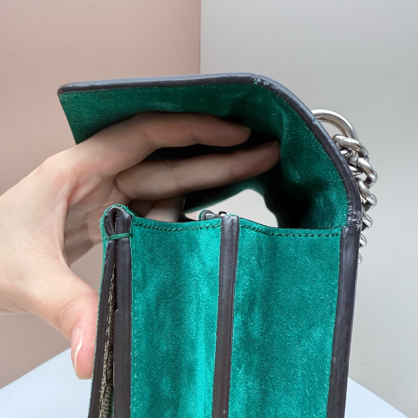 Vintage Gucci Dionysus GG Supreme Canvas with Embroidery and Suede Shoulder Bag — image 8