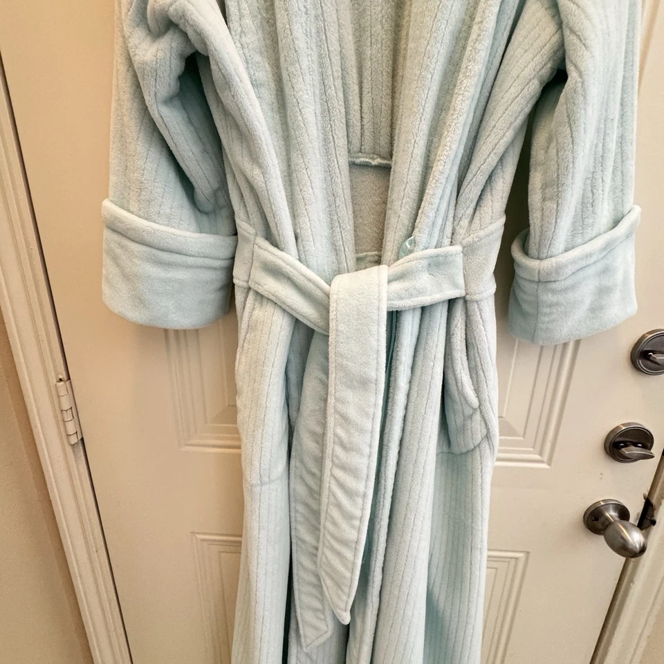 Soft Surroundings Plush Ice Blue Bathrobe M Textured Fleece Wrap Robe - Image 2 of 4