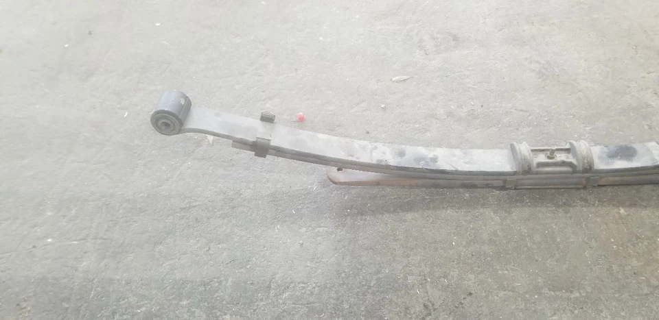 11 FORD F250 SD HOJA RESORTE TRASERO DERECHO PASAJERO ID F Foto 3 de 4