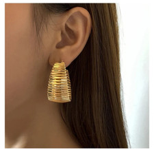 NEW LARGE LINE RIBBED ROUND HOOP EARRINGS YELLOW GOLD PLATED LIGHT WEIGHT 1.5"