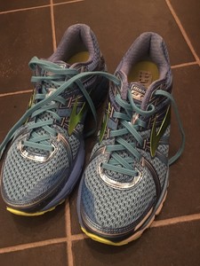 brooks running trainers