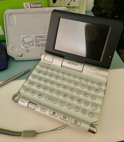 Sony Clié Personal Entertainment Organizer PDA PEG-UX50 Bundle Excellent - Imagen 4 de 9