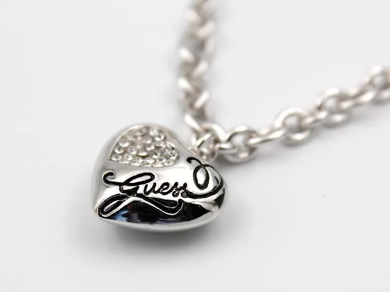Collana Girocollo Donna Argento Guess Ciondolo Cuore Swarovski Elegante Promo - Immagine 2 di 4