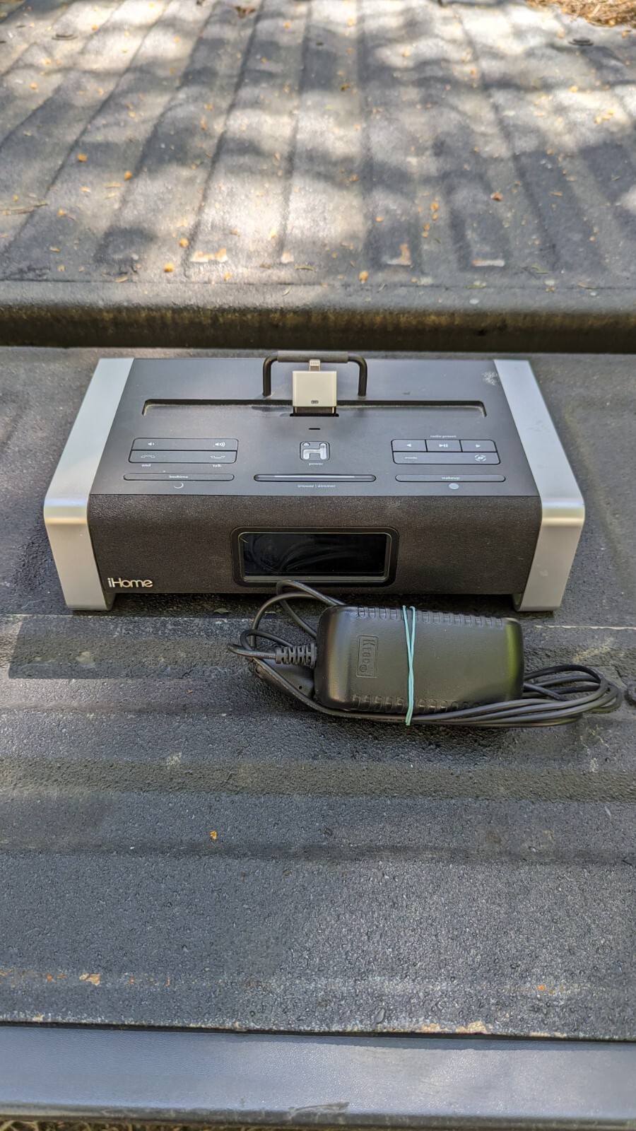 iHome iA100 Bluetooth Speaker Alarm Clock for Apple Products iPhone iPad iPod