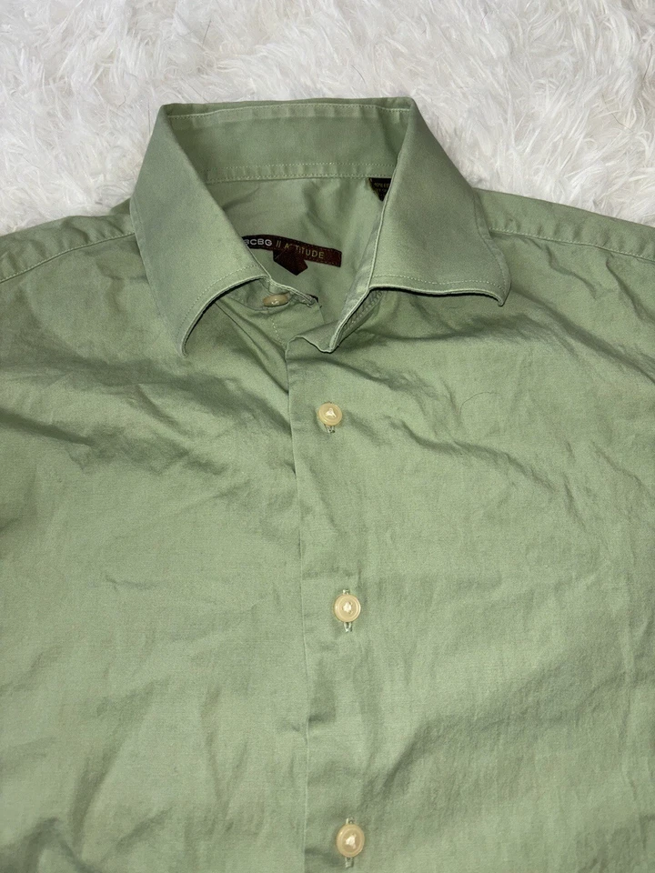 BCBG Attitude Hombre Talla 15.5/34/35 “Ajuste Moderno” Verde Abotonado. Foto 2 de 4