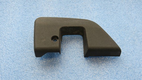 Mercedes Benz W202 C250 - Türschloss Abdeckung Blende / RECHTS / PA6GF30 / Black