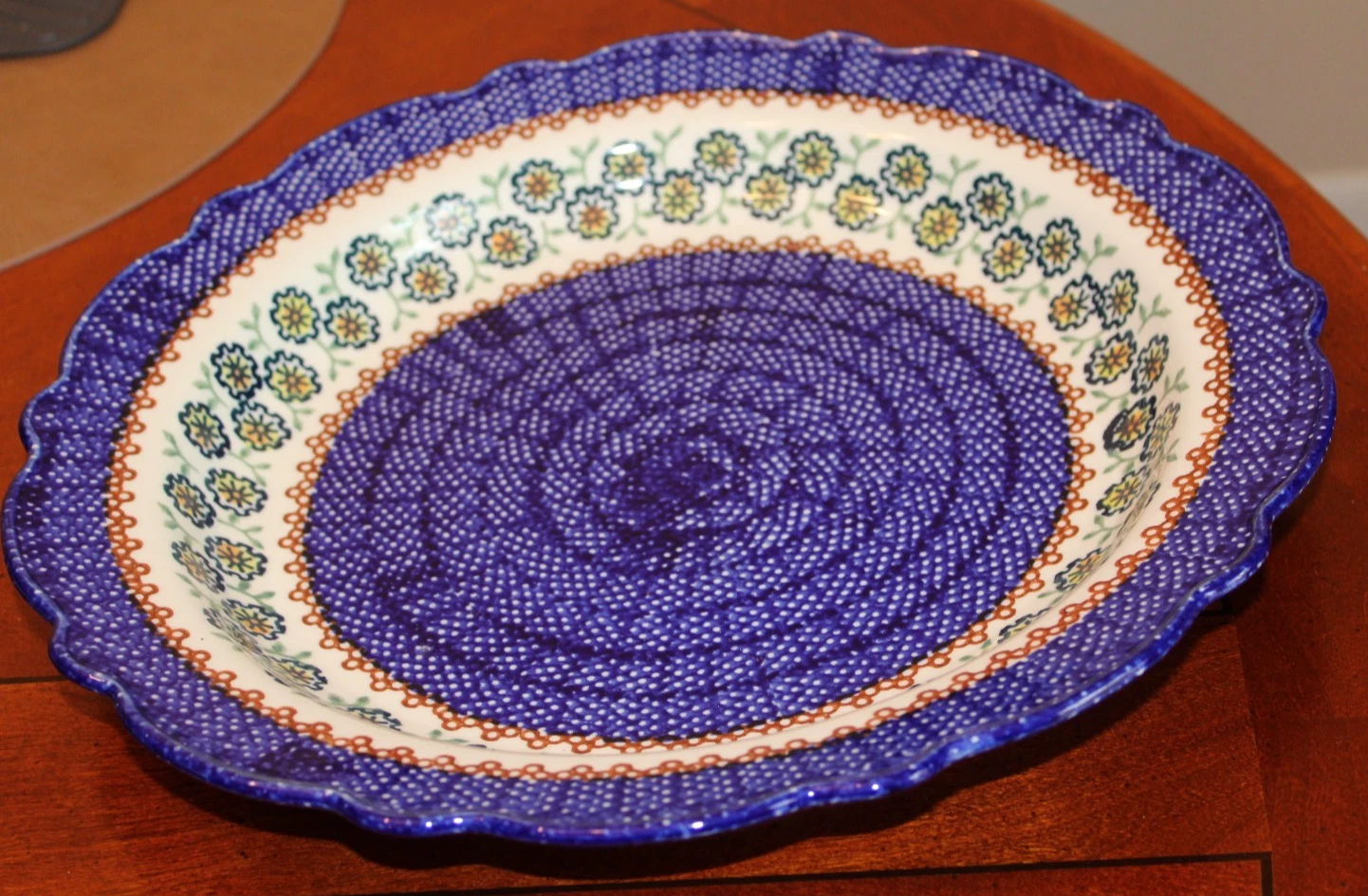 BOLESLAWIEC POLISH POTTERY MUMS PATTERN 13" SCALLOPED PIE DISH