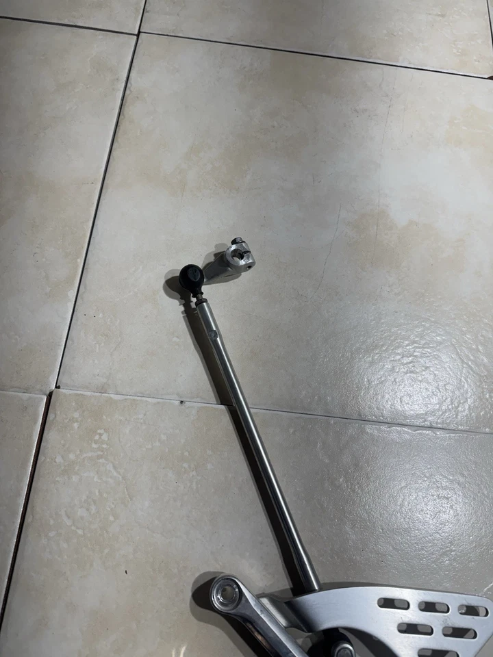 Yamaha YZFR6 R6 левый кронштейн переключатель передач в сборе 2005 2003 2004 - Изображение 3 из 4