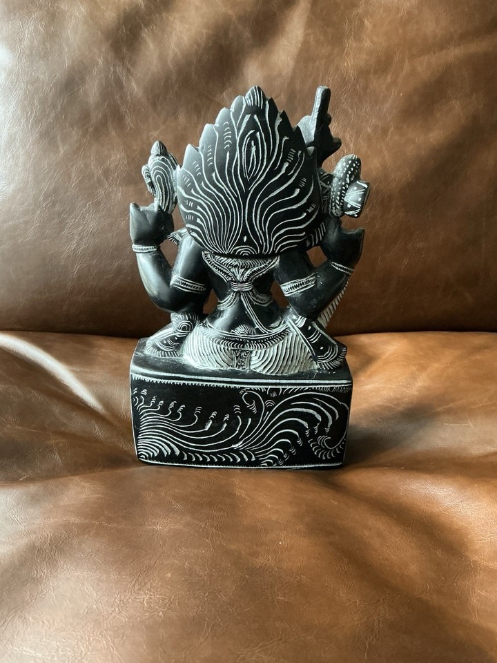 Plato Lakshm Charan Paduka hecho a mano, con decoracón de Kundan y