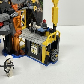 LEGO The LEGO Ninjago Movie: Garmadon's Volcano Lair (70631) Complete