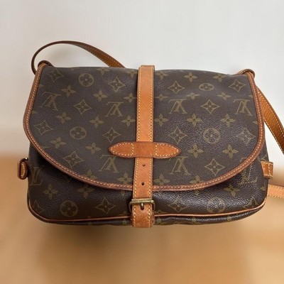 Louis Vuitton Saumur Monogram Shoulder Bag AR1925