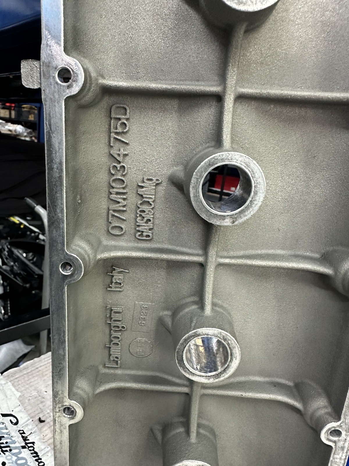 Lamborghini Murcielago LP 640 Cylinder Head Cover ( 07M103476D , 07M103475D )