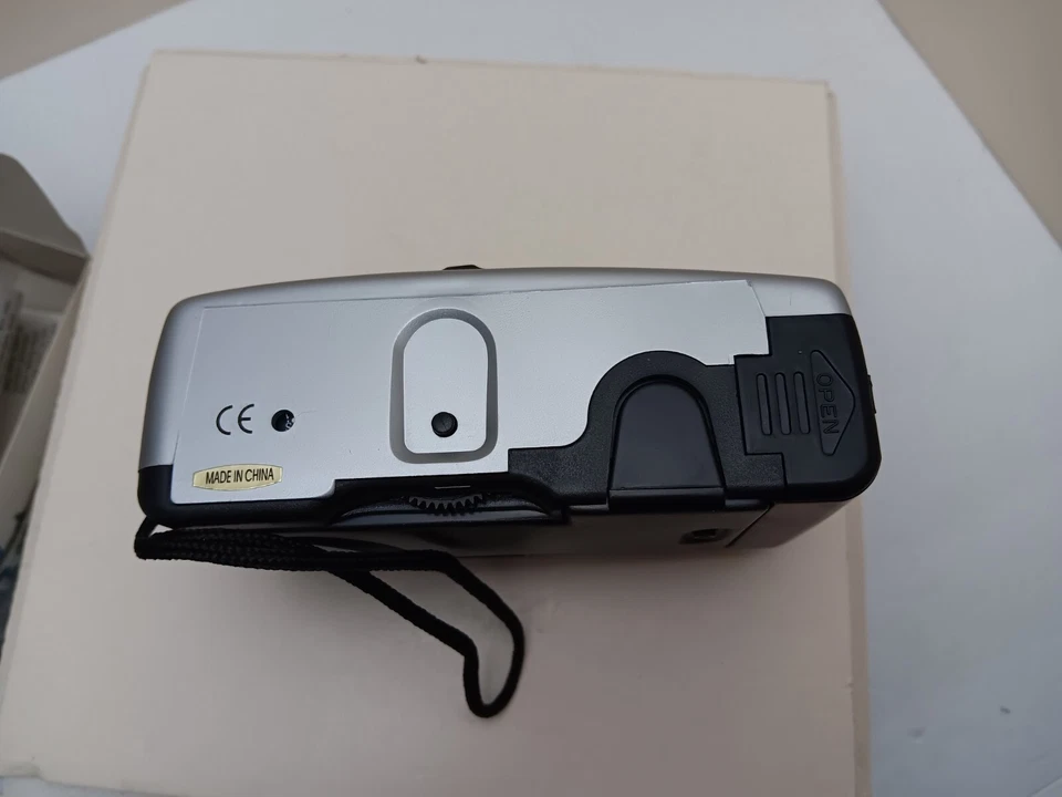 Câmera instantânea vintage sem marca Kyushu 35mm foco sem marca com flash e estojo - Imagem 4 de 4