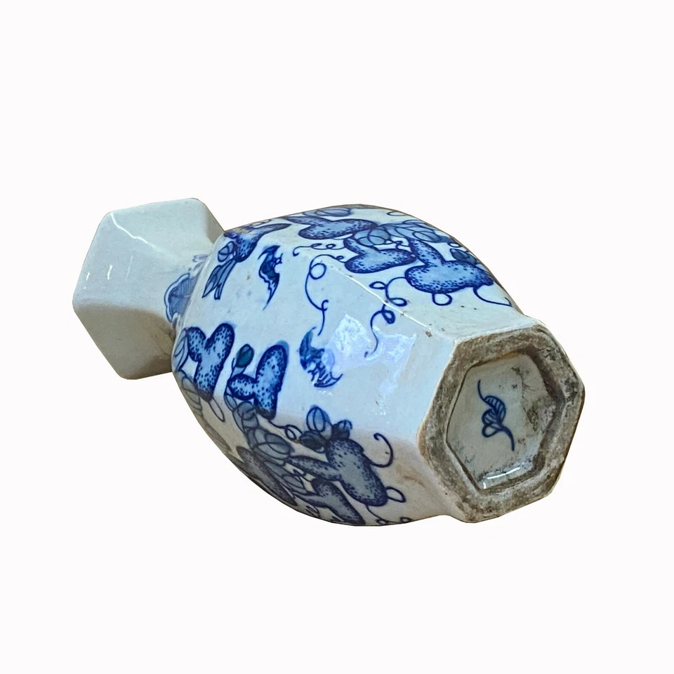 Lot of 2 Chinese Blue White Porcelain Hexagon Gourd Graphic Small Vase ws2037 - Image 4 of 4