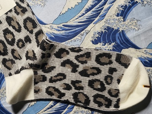 Tabio Japan Womens Crew Wool Socks Merino Wool Leopard White UK 4 - 6 EU 36-39.5 - Picture 3 of 4