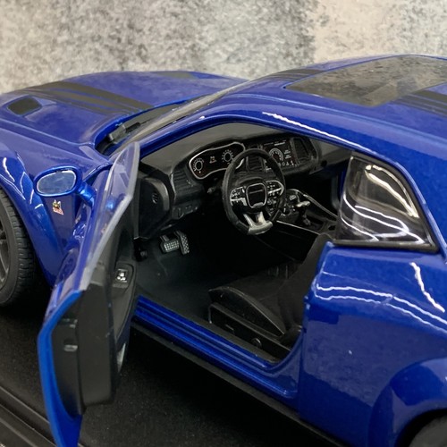 Solido 1:18 Dodge Challenger R/T Scat Pack Widebody 2023 Alloy Car Model - Picture 9 of 14