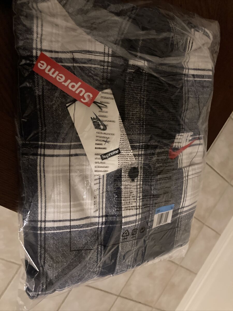 Supreme Nike Plaid Hooded Sweatshirt Navy Blue Size Medium Supreme Nike Plaid Hooded Sweatshirt Navy Blue Size Medium