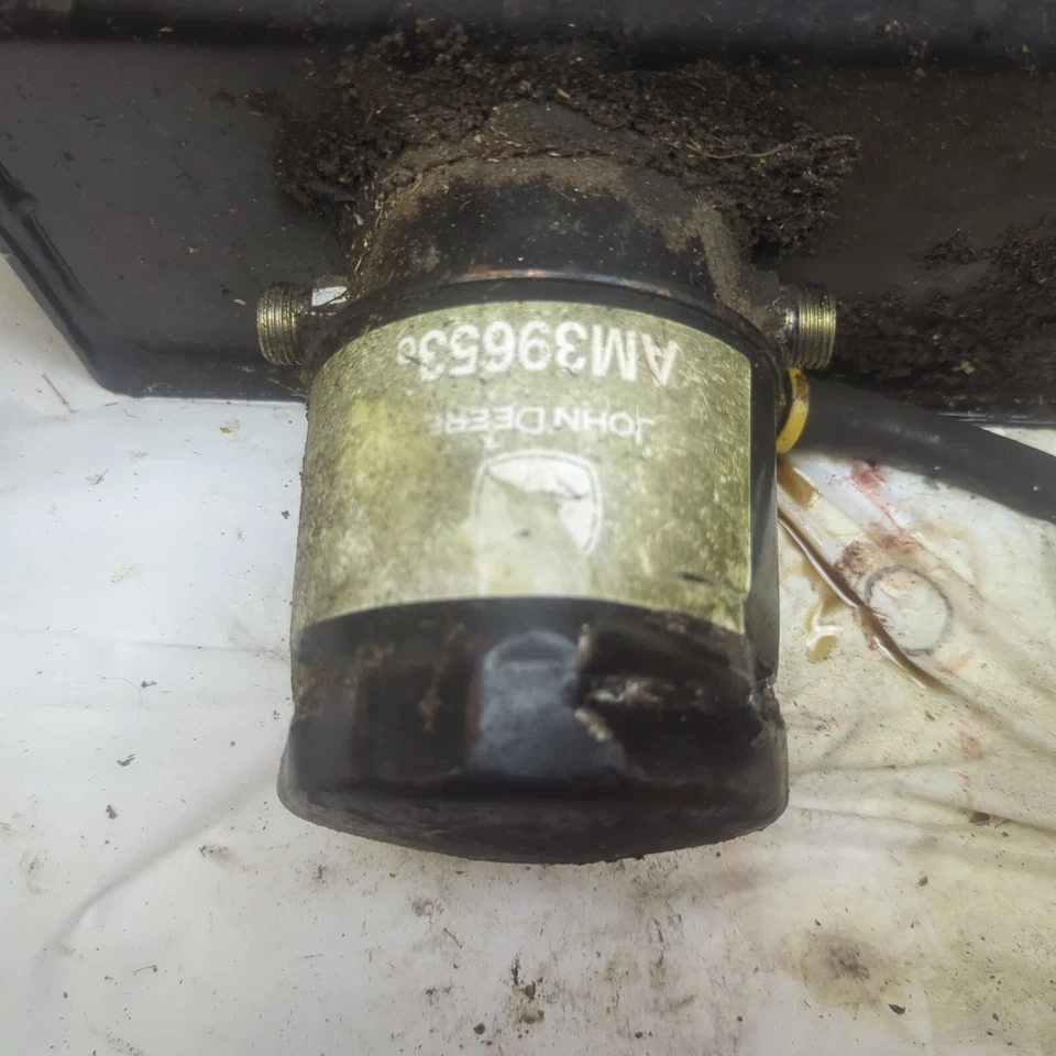 John Deere F620 Hydraulic Fluid Tank - Image 2 of 4