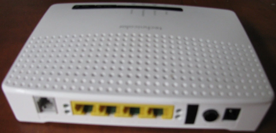 Technicolor Model TG582N Modem Route - Image 3 of 3