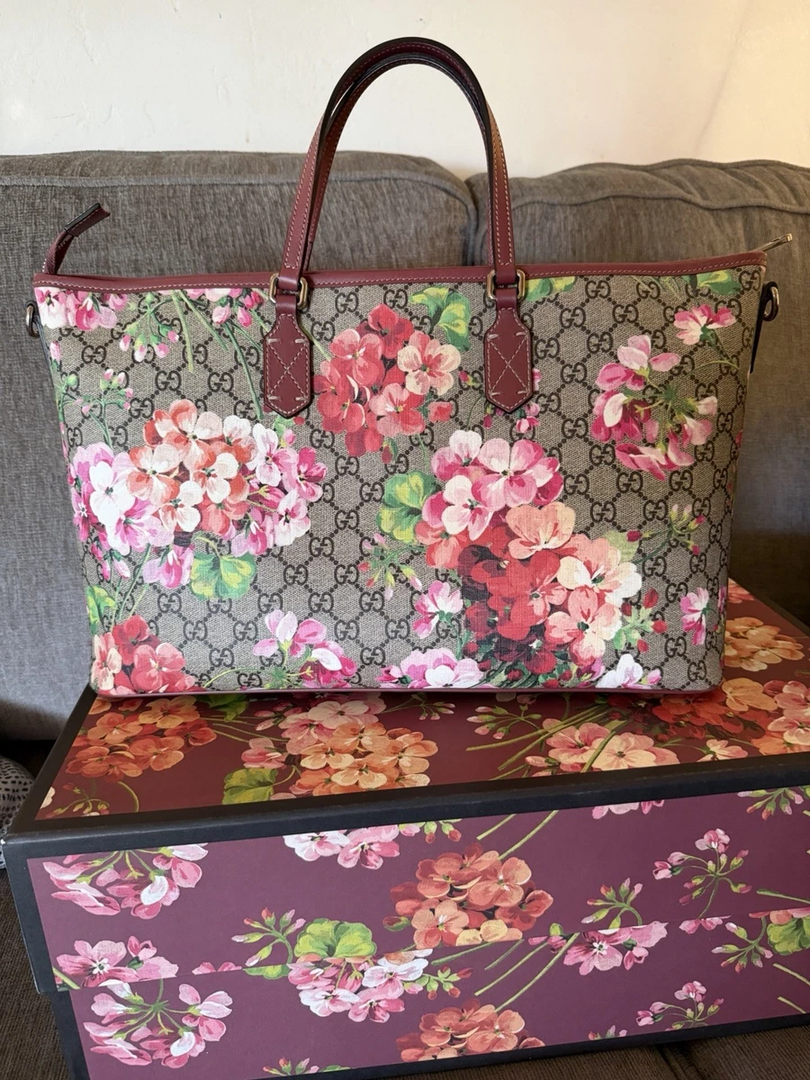GUCCI ショルダーバッグ　ブルームス　花柄　ピンク Gucci Supreme Blooms Crossbody – The Luxury Exchange PDX