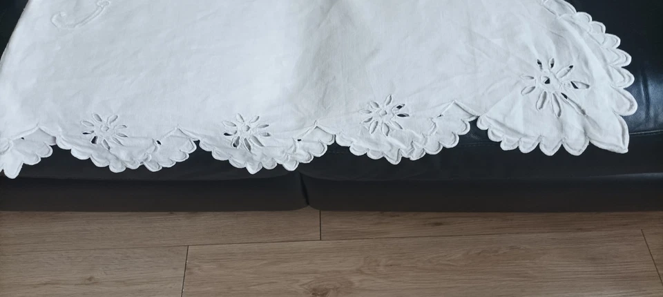 Drap ancien en lin brodé et festonné main - Photo 4/4