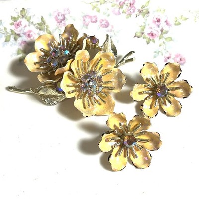 RARE Vintage CORO Enamel Flower AB Rhinestones Peach Tones Brooch Earring Set
