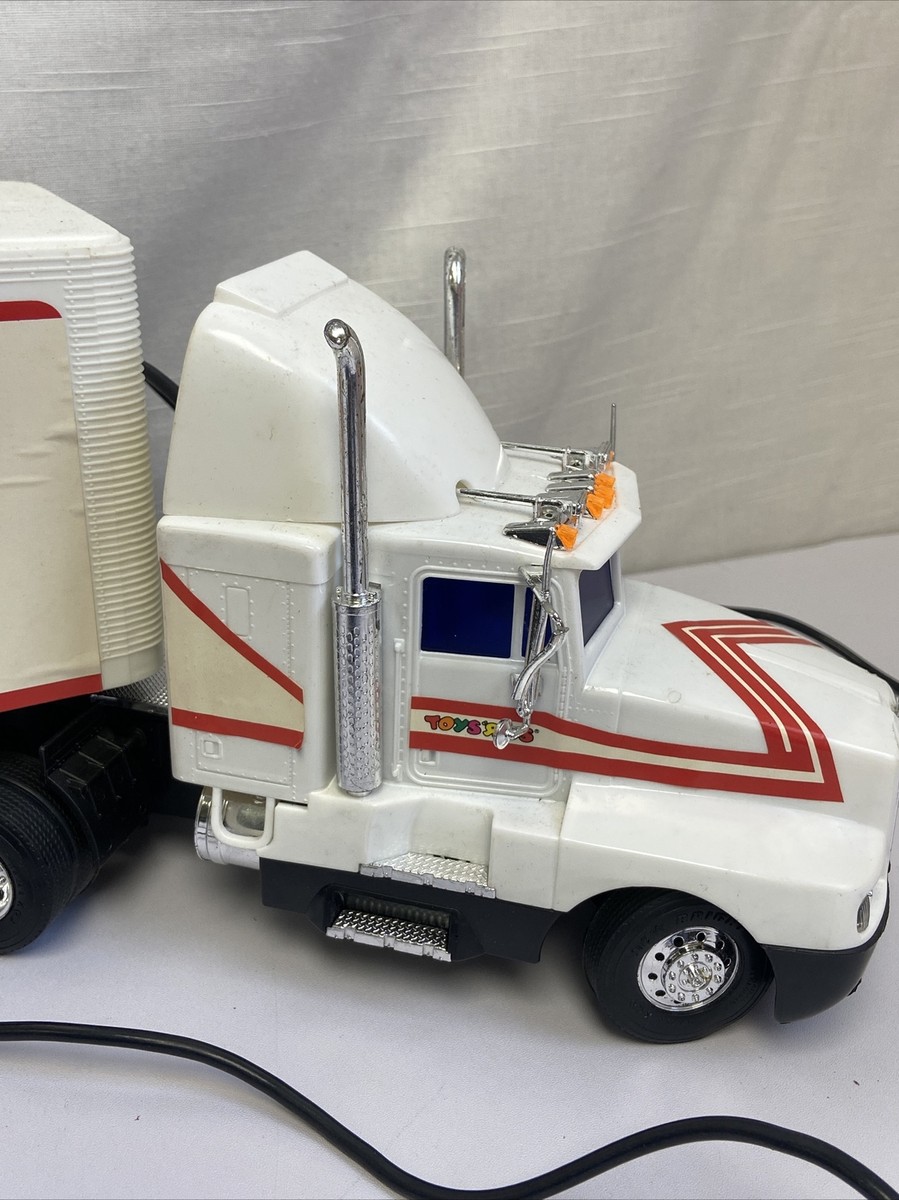 TOYS R US New Bright 1986 Rumblin Rig Kenworth Remote Control Semi