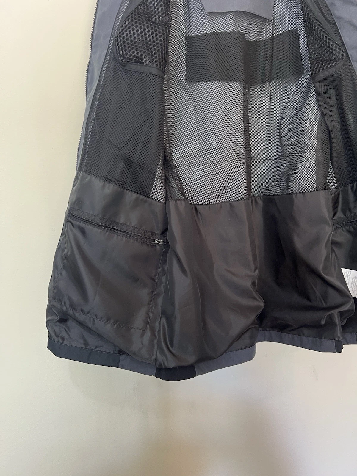 Beretta Bisley Waterproof Shooting Jacket Men's Size Medium Grey Black EUC - product detail image 9
