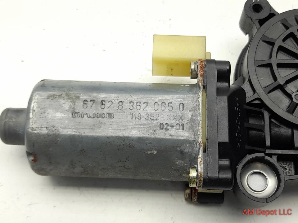 Мотор заднего правого окна для седана 2002 BMW 330xi 330i 325i 325xi E46 67628362065 - Изображение 2 из 4